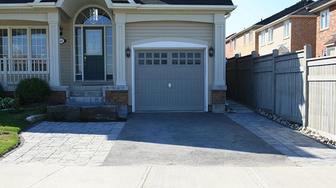 Markham Toronto driveway interlocking retaining walls